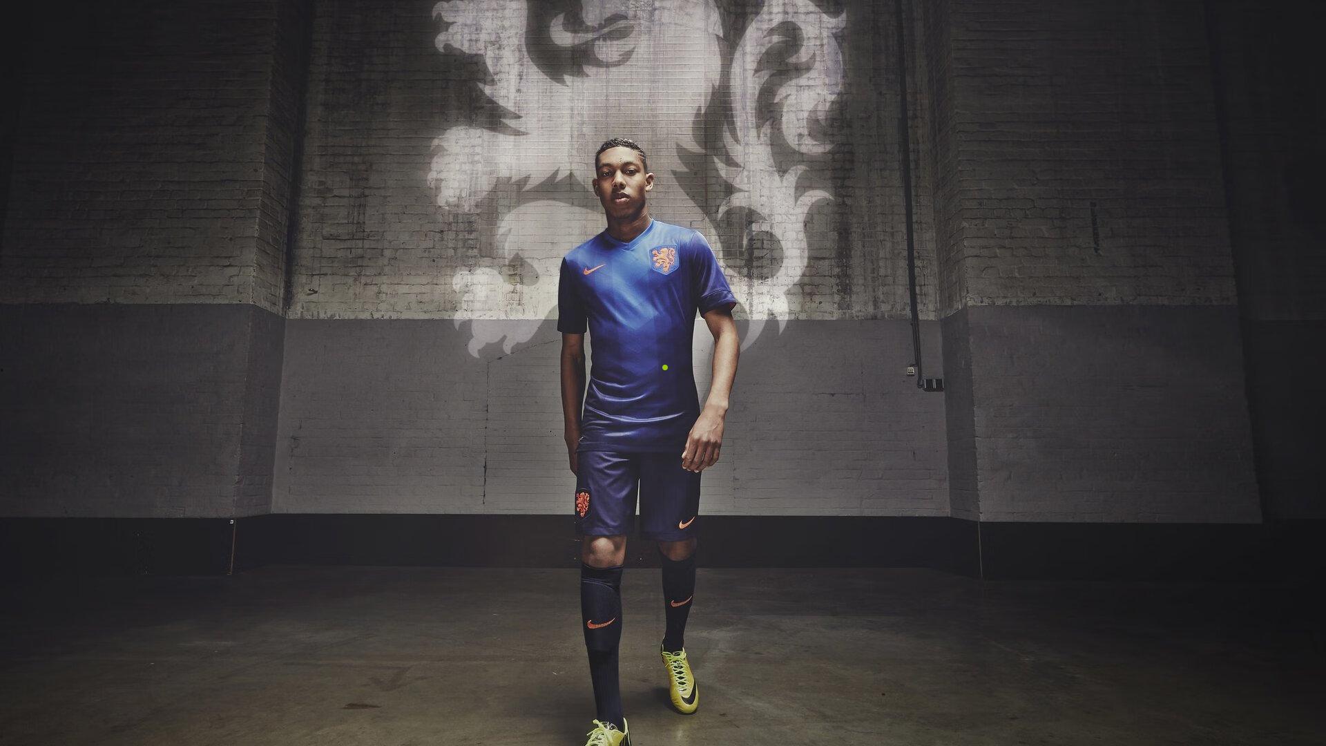 网络时代体育偶像全球影响力新指标，C罗十年称霸年度搜索榜，梅西短暂登顶折射数字关注差异